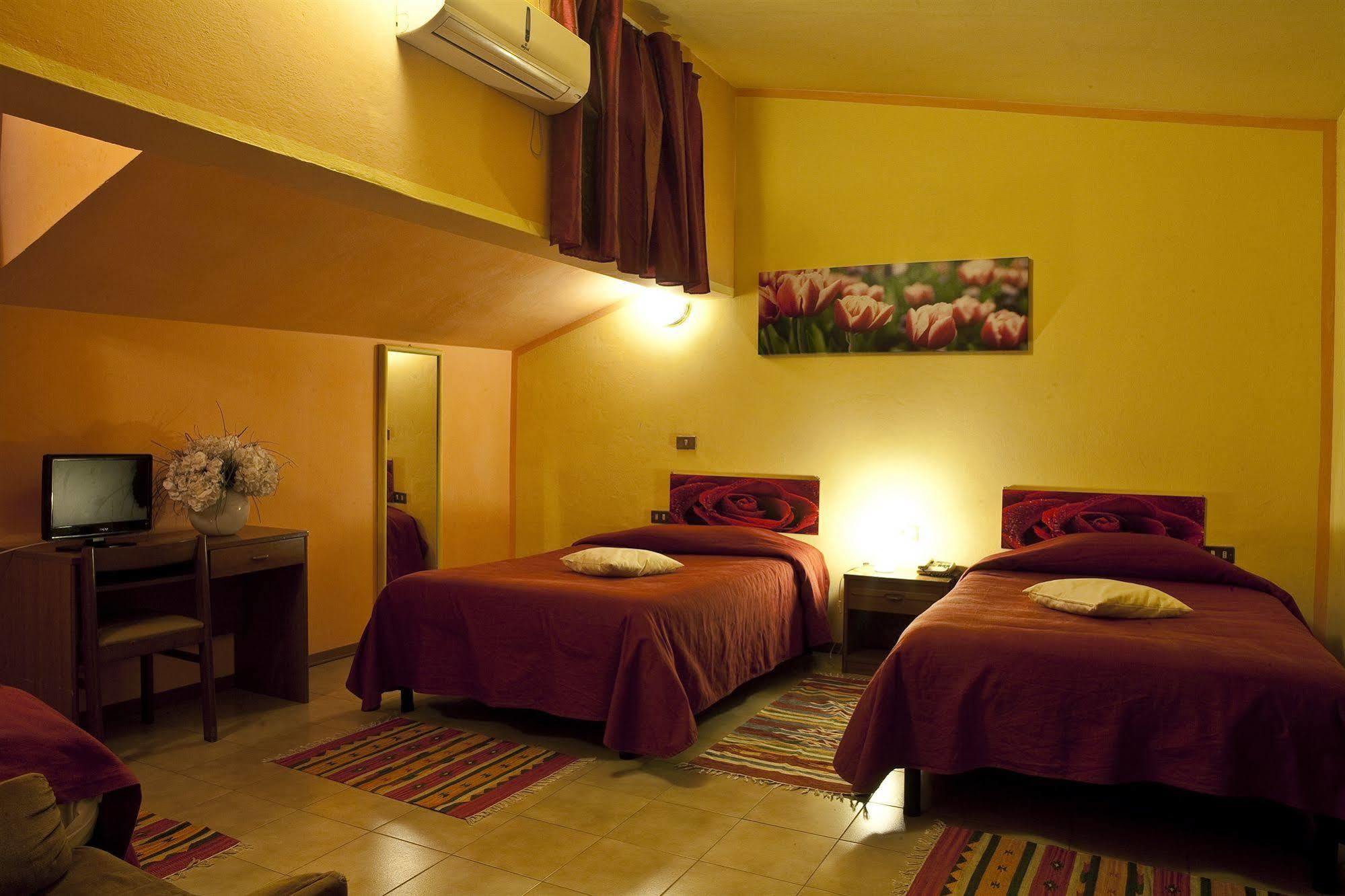 كامبي بيسينسيو Hotel Centro المظهر الخارجي الصورة